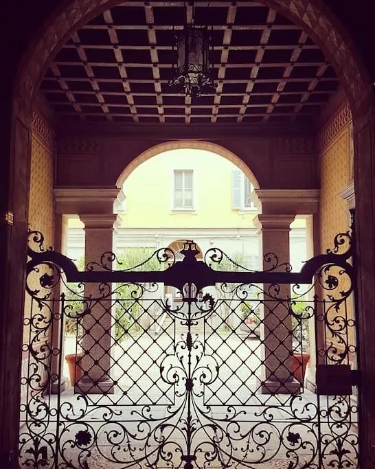 New Elegant Flat 3 Min From Central Station. Milan