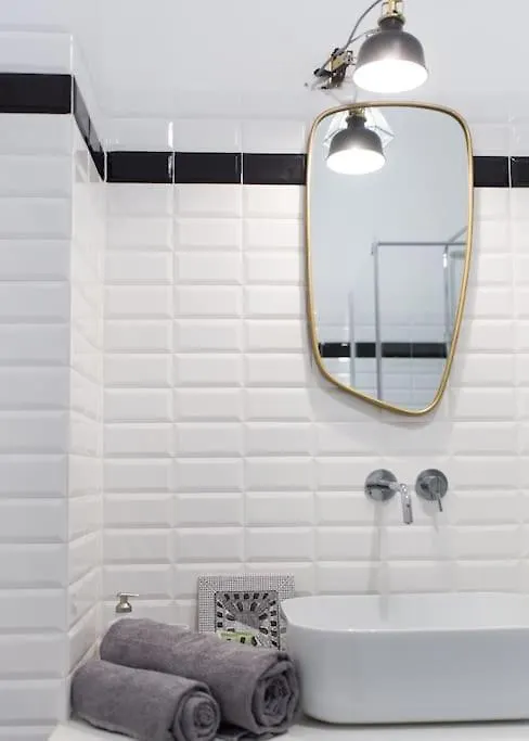 New Elegant Flat 3 Min From Central Station. Milan Italy