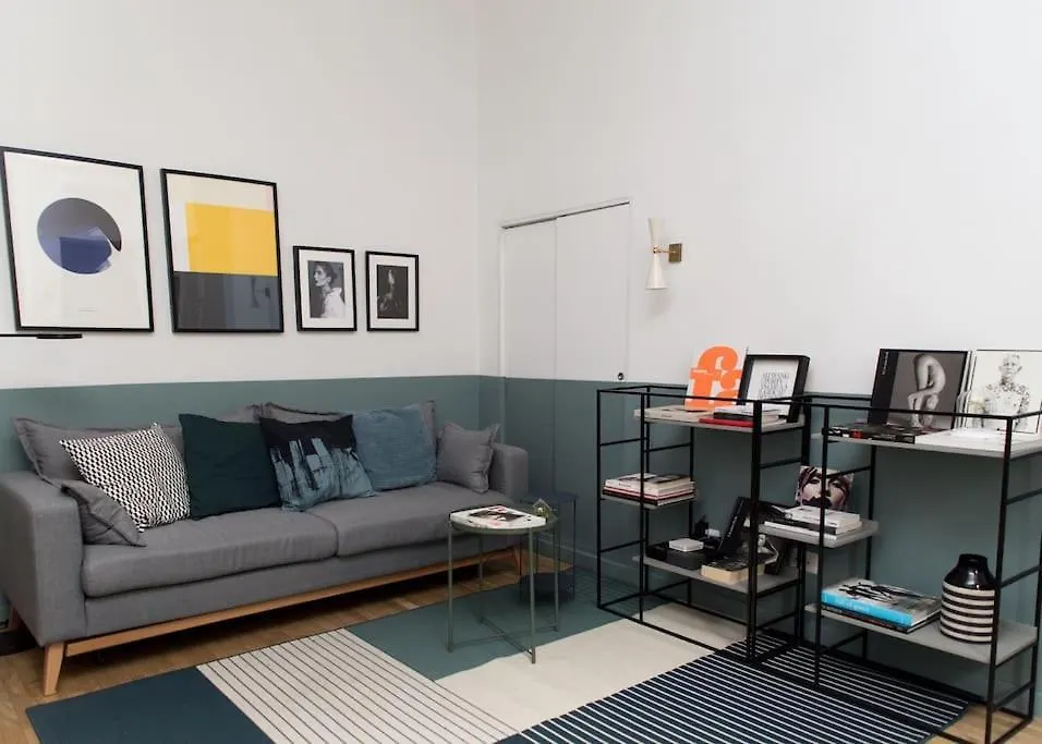 New Elegant Flat 3 Min From Central Station. Milan Italy